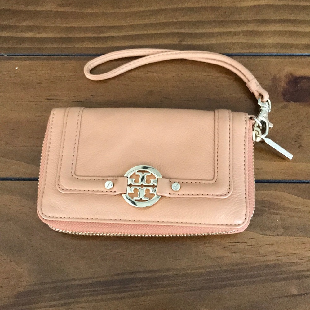 New Tory Burch Cream Clutch / Wristlet